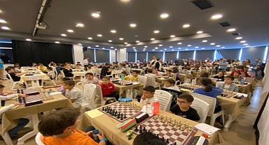 Bornova'da satranç turnuvası heyecanı