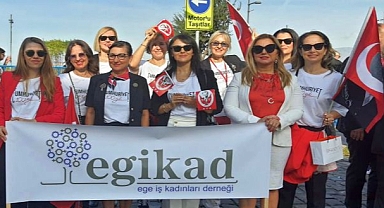 Egeli iş kadınları Cumhuriyeti coşkuyla kutladı