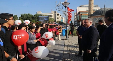 İzmir'de Cumhuriyetin 100.yıl kutlamalarına yoğun ilgi