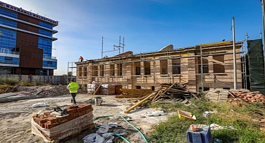 Tarihi Üçüz Bina, Bayraklıya değer katacak