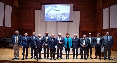 Kemeraltı yılbaşına hazırlanıyor