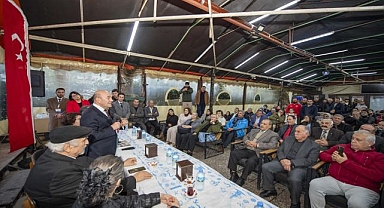 Başkan Soyer Basmane sakinleriyle buluştu 