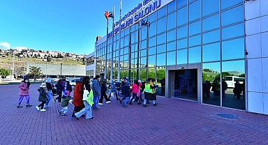 Buz pisti yılın 2. günü kadınların hizmetinde