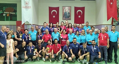 Çiğli Belediyesi Masa Tenisi Turnuvası'nda Şampiyon Oldu