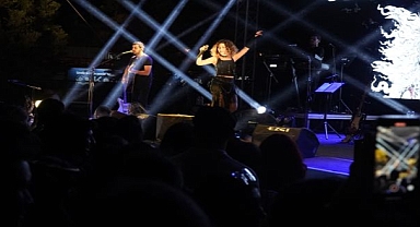Çim Konserleri'nde Sena Şener rüzgarı
