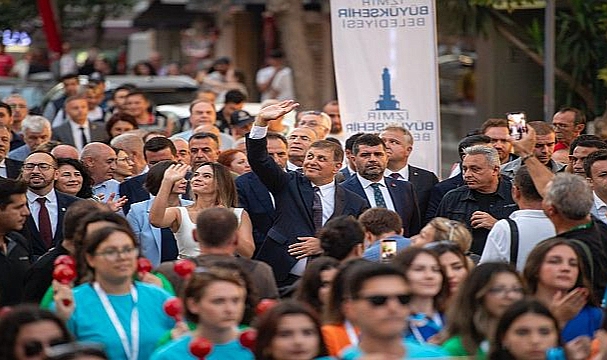 94. İEF muhteşem kortejle başladı 