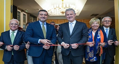 “İletişim Yüzyılında Kentlerin Hikâyesi” Sergisi İzmir’de Açıldı