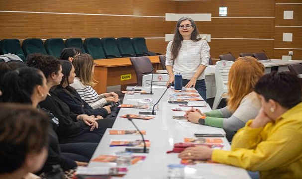 Bornova’da “Kadınların İnsan Hakları” için güçlü adım