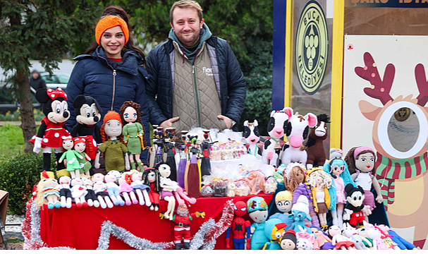 Buca’da yeni yıl pazarına büyük ilgi