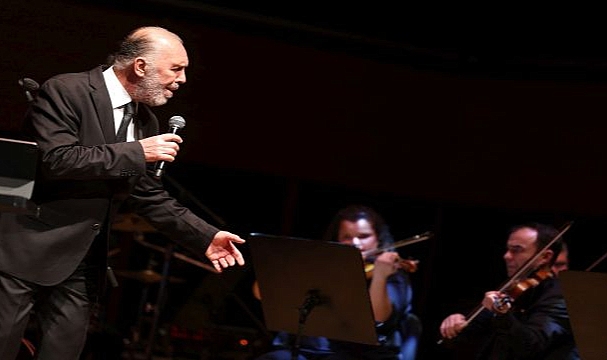 Fatih Erkoç söyledi İzmirliler eşlik etti