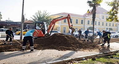 İzmir’in çehresi su tasarruflu bitkilerle güzelleşiyor