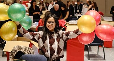 LÖSEV İzmir’de Çocuklara Yeni Yıl Sürprizi Yaptı