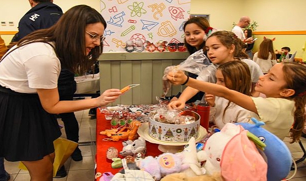 Minik eller ormanlar için çalıştı