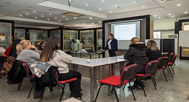 İzmirli yurttaşlar, rahim ağzı kanserine karşı bilinçleniyor