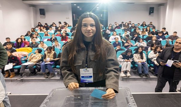 Konak’ın Çocuk Meclisi’nde seçim heyecanı