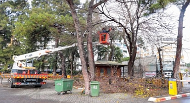 Öğrenciler tatilde, Konak Belediyesi ekipleri iş başında