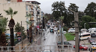 Özmen Caddesi’nde yeni altyapı yağmur sınavını geçti