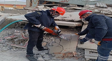 Bayraklı Belediyesi Arama Kurtarma Ekipleri AFAD Eğitimini Tamamladı