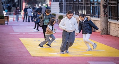 İzmir çocuğu merkeze koydu, Türkiye’ye örnek oldu