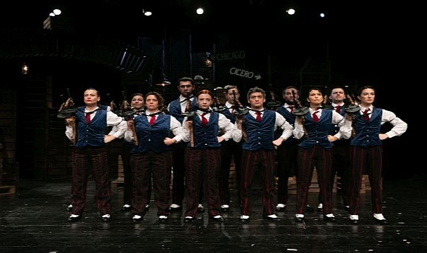 İzmir Şehir Tiyatroları’ndan görkemli prömiyer