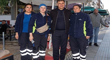 Başkan Tugay’dan Hasanağa Bahçesi’nde sıcak hafta sonu buluşması