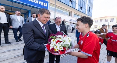 Başkan Tugay'dan Menderes'e teşekkür turu