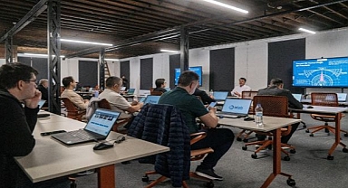 Büyükşehir’den yöneticilere yapay zeka ile dijital dönüşüm eğitimi