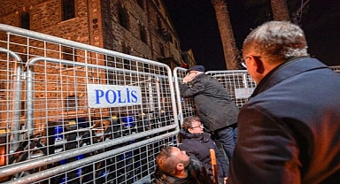 Meslek Fabrikası önünde gece nöbeti