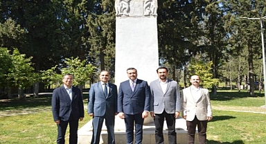 İzmir’de “Türk Dünyasında Ortak Türk Medyası: Sorunlar ve Çözüm Önerileri” Paneli Gerçekleştirildi
