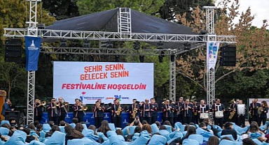 İzmir gençlere alan açıyor