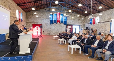 İzmir sahneye çıkıyor