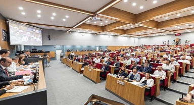 Başkan Tugay’dan Karabağlar dönüşüm ve çöp sorunu için Ankara çağrısı