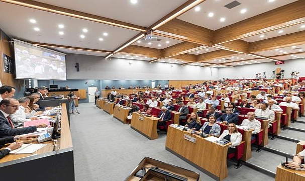Başkan Tugay’dan Karabağlar dönüşüm ve çöp sorunu için Ankara çağrısı