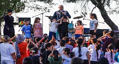 Çocuklar Kadifekale’de doyasıya eğlendi