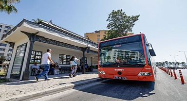 İzmir'in kimliğini yansıtan Konak Durağı hizmete açıldı