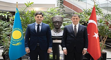 Başkan Tugay'dan Kazakistan iş dünyasına İzmir daveti