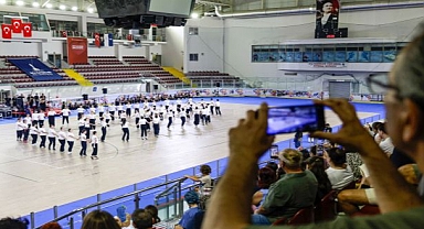 Büyükşehir’in Balkan dansları kursunda coşkulu final