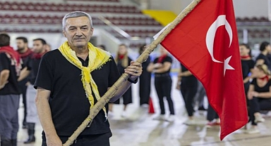 “İzmir'de zeybek bilmeyen kalmasın” çağrısı 500 kişilik topluluğa dönüştü
