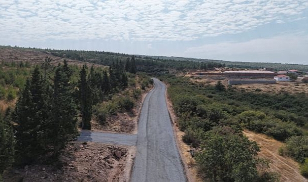 Kınık’ta 5 mahalleyi birbirine bağlayan yollar yenilendi