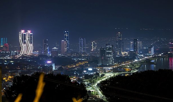 İzmir’in dijital rehberi yenilendi