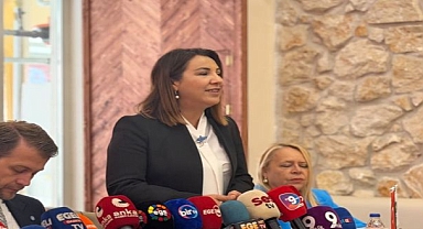 İYİ Partili Özel’den ekonomi eleştirisi: “Türkiye’de kafeterya ekonomisi var”