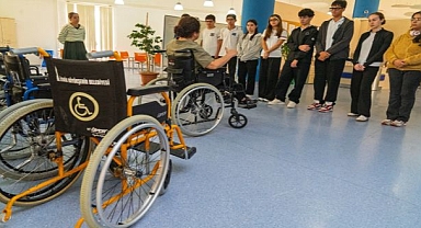 İzmir’de empati parkuru: Engelleri deneyimleyerek fark ediyorlar