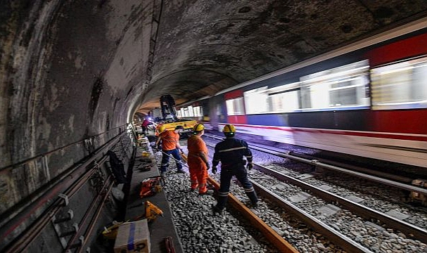 Metro raylarında değişim zamanı